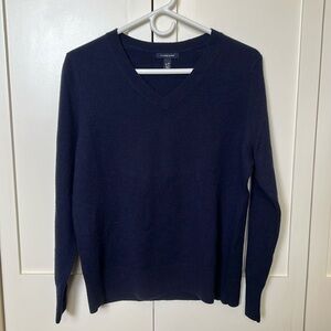 Lands’ End cashmere navy v-neck sweater size large